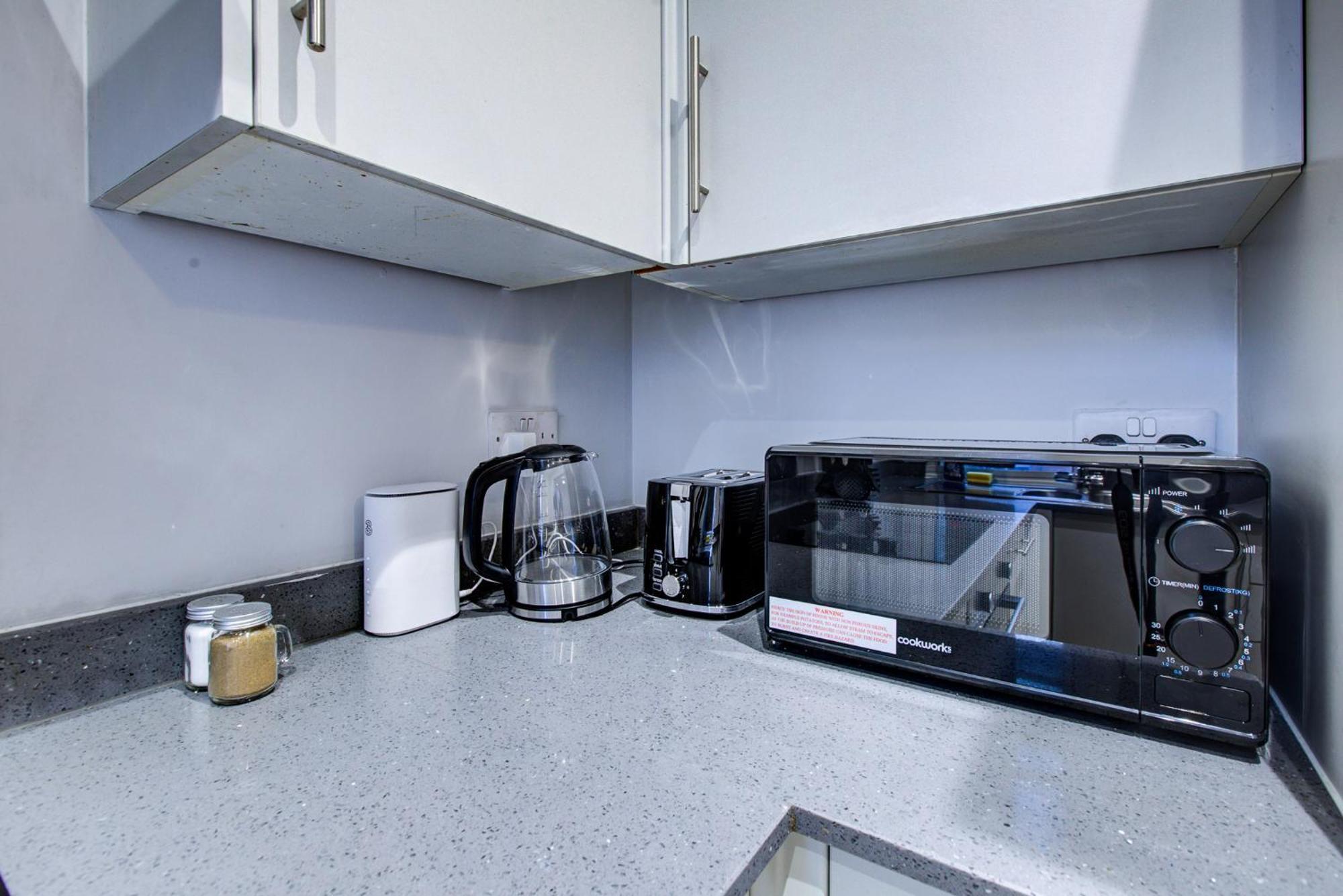 1 Bedroom Flat 6 Mins From Heathrow Airport Flat 18 Apartment