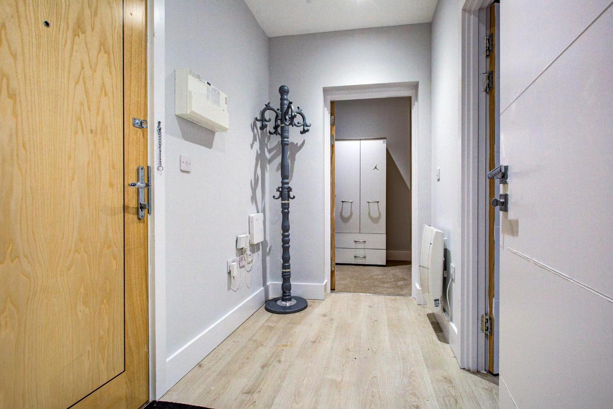 Apartment 1 Bedroom Flat 6 Mins From Heathrow Airport Flat 18 Harmondsworth